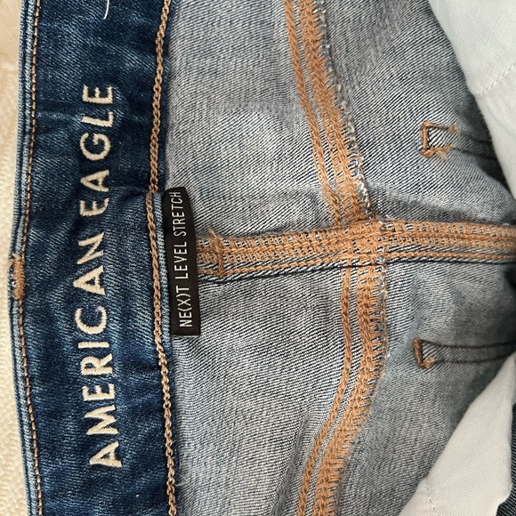 American Eagle Jeans - Next Level Stretch -Distressed - Curvy Super Hi-Rise - Picture 5 of 6